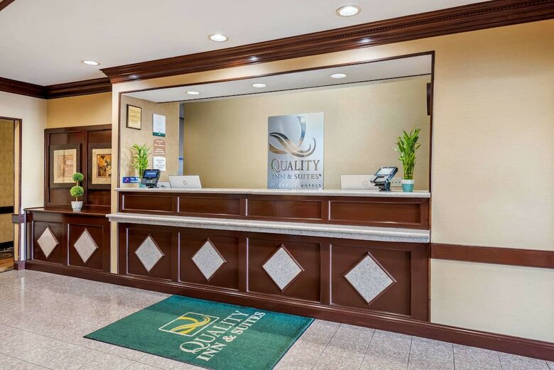 Hotel Quality Inn & Suites