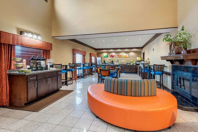 Hotel Quality Inn & Suites
