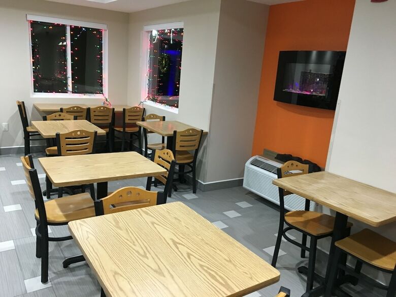Hotel Travel Inn & Suites
