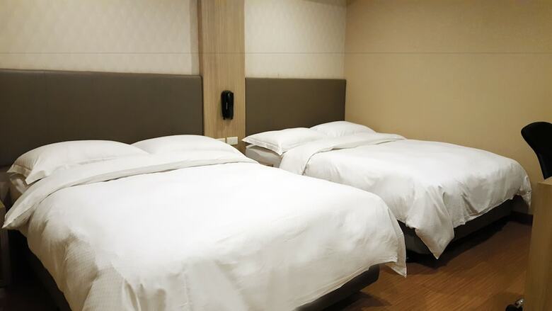 The Riverside Hotel International