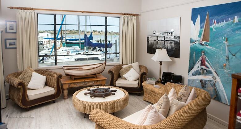 Boathouse - Birks River Retreat - Birks Harbour