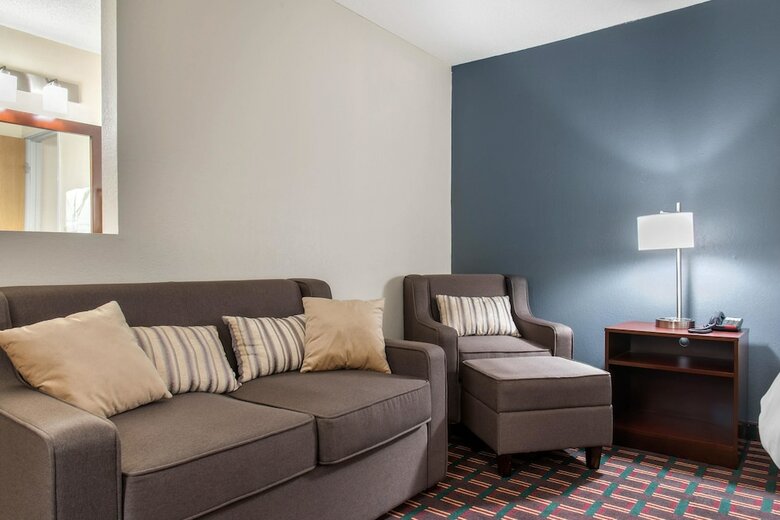 Hotel Quality Inn & Suites