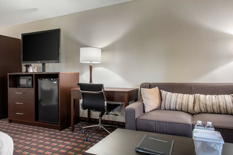 Hotel Quality Inn & Suites