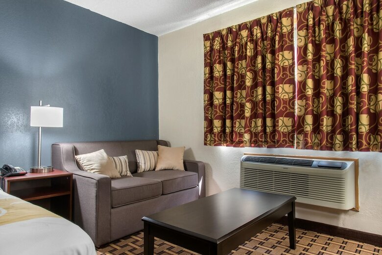 Hotel Quality Inn & Suites
