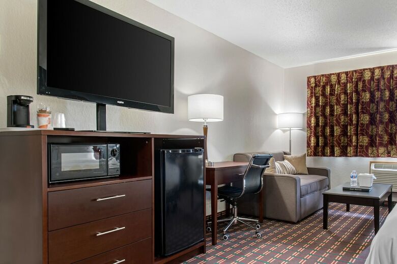Hotel Quality Inn & Suites