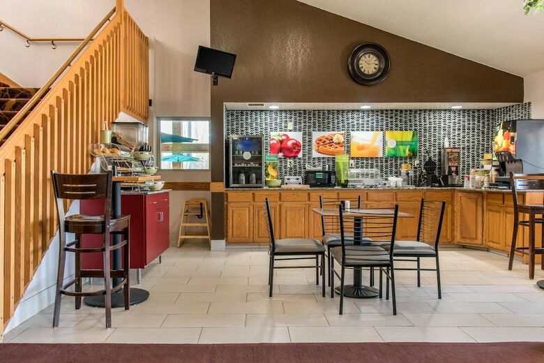 Hotel Quality Inn & Suites