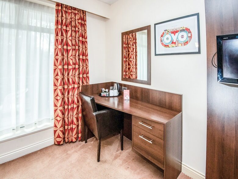 Oyo Flagship The Bridge House Hotel