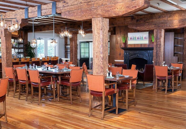 Hotel Boar's Head Resort