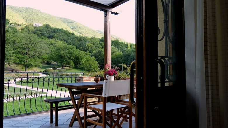 Agroturismo Cerqua Rosara Residence