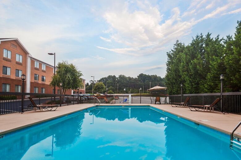 Hotel Holiday Inn Exp Winston Salem