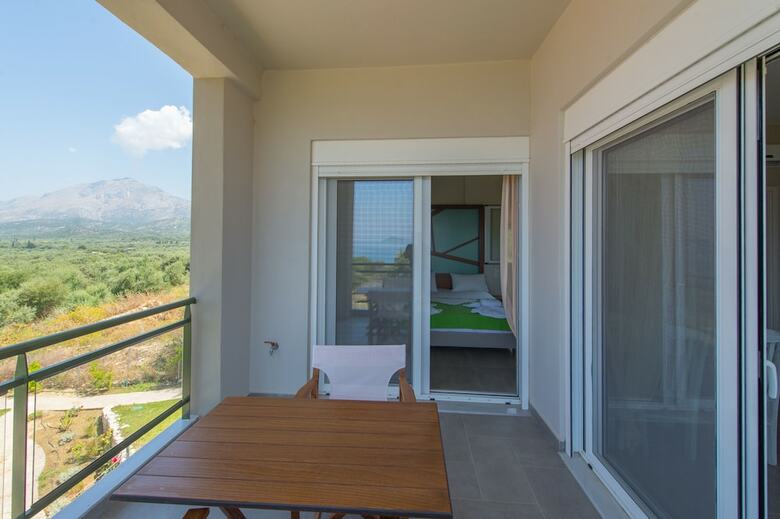 Aparthotel Thesmos Village