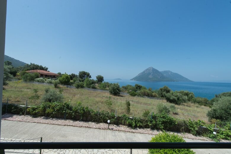 Aparthotel Thesmos Village