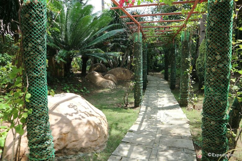 Villa Dos Palmas Island Resort & Spa