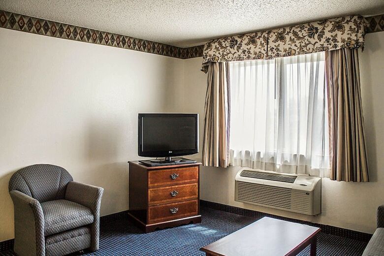 Motel Quality Inn & Suites