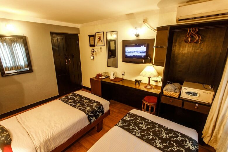 Hotel Ambassador Garden Home