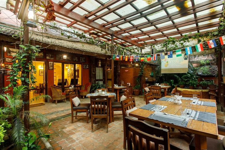Hotel Ambassador Garden Home
