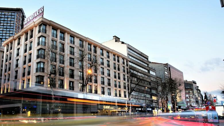 Grand Aras Hotel & Suites