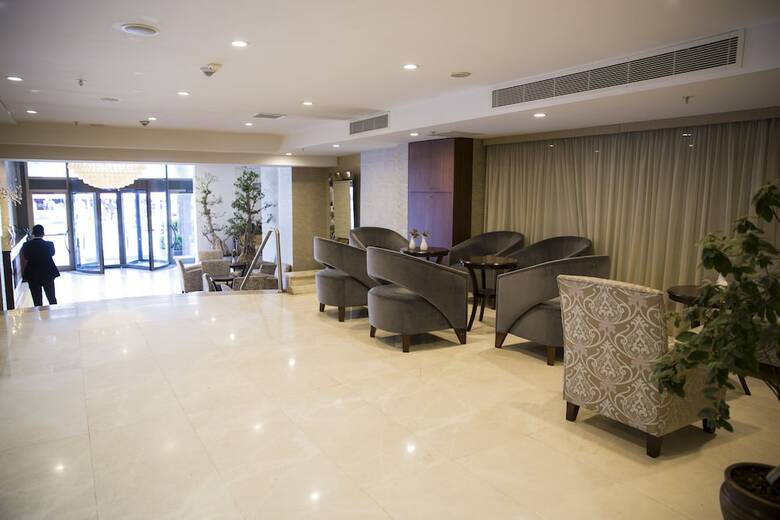 Grand Aras Hotel & Suites