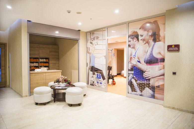 Grand Aras Hotel & Suites