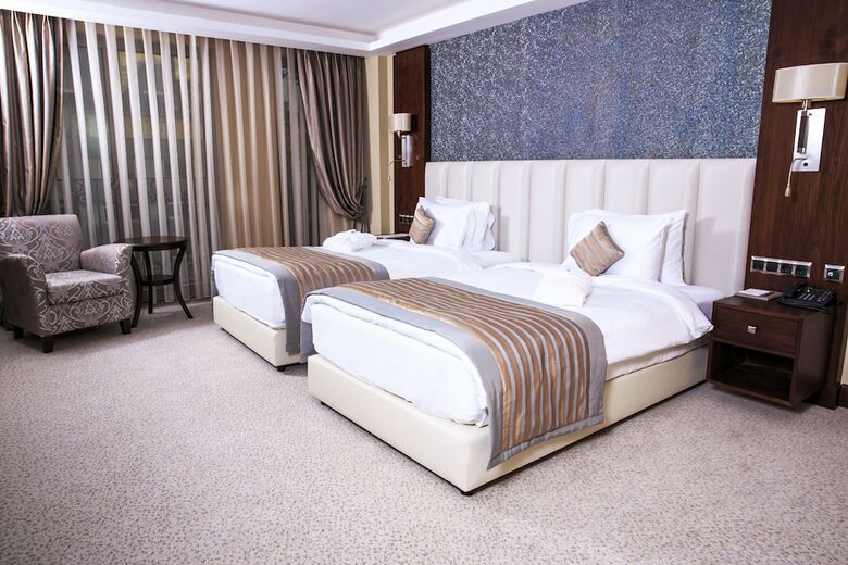 Grand Aras Hotel & Suites