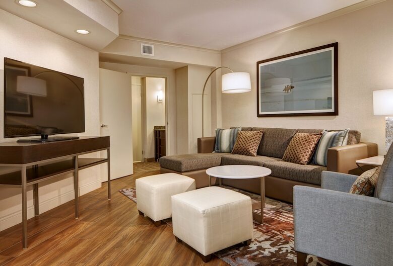 Hotel Embassy Suites By Hilton San Diego - La Jolla