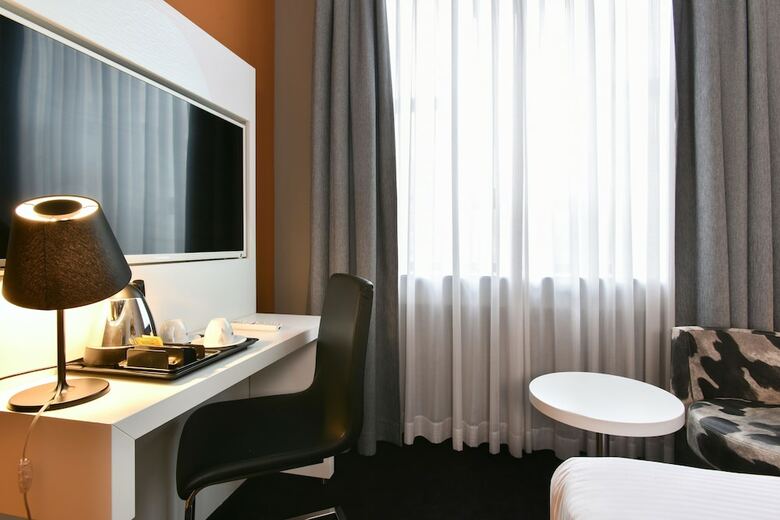 Martin?s Dream Hotel