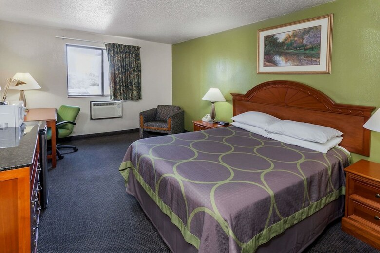 Hotel Super 8 By Wyndham Merrillville
