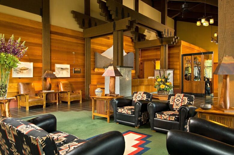 Hotel Wuksachi Lodge