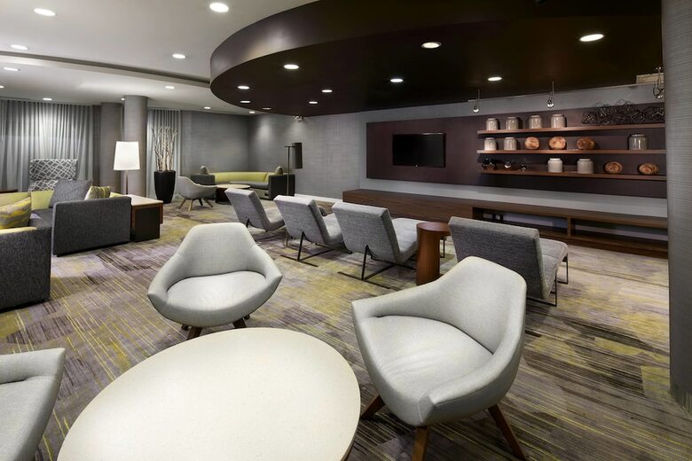 Hotel Courtyard By Marriott Edison Woodbridge