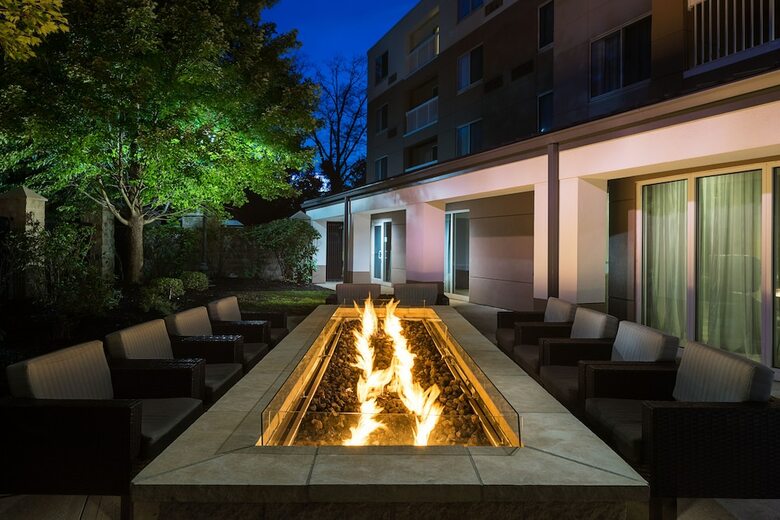Hotel Courtyard By Marriott Edison Woodbridge