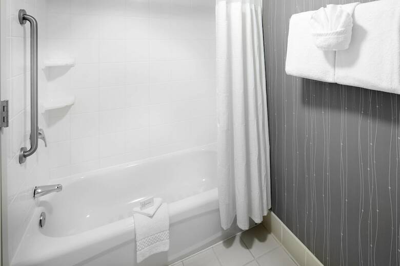 Hotel Courtyard By Marriott Edison Woodbridge
