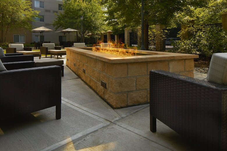 Hotel Courtyard By Marriott Edison Woodbridge