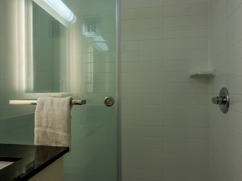 Hotel Howard Johnson By Wyndham Sault Ste Marie On