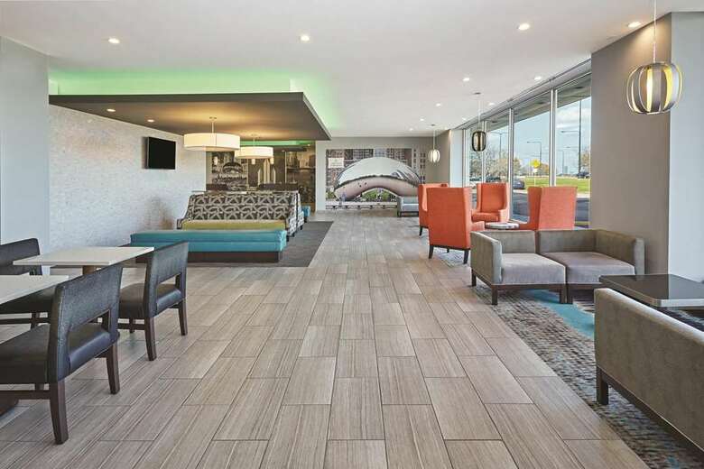 Best Western Plus Hyde Park Chicago Hotel