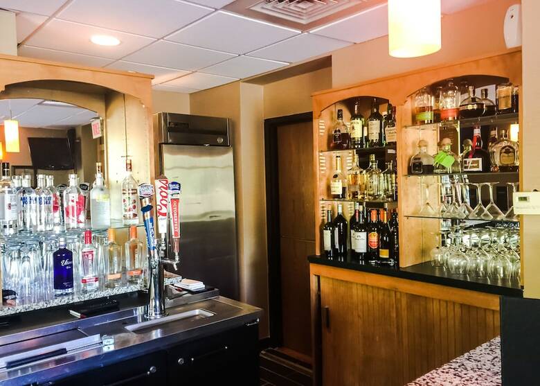 Hotel Comfort Suites Near Casinos