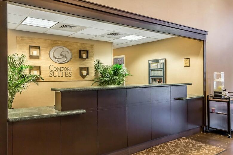 Hotel Comfort Suites Near Casinos