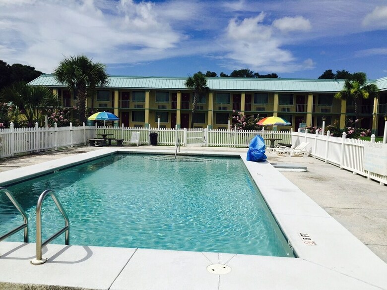 Motel Garden Inn & Suites