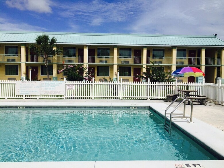 Motel Garden Inn & Suites