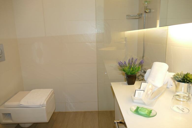 Hotel Three Onine Urban House