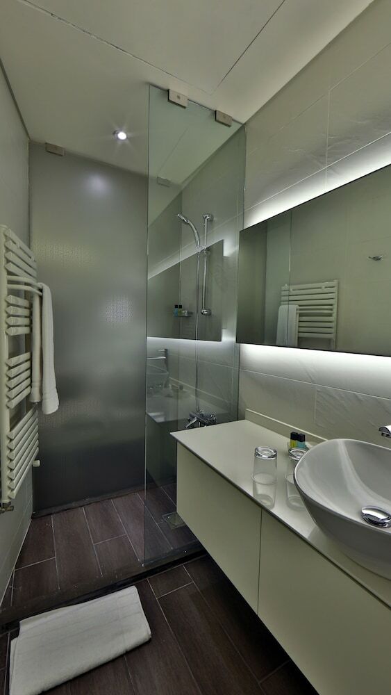 Hotel Three Onine Urban House