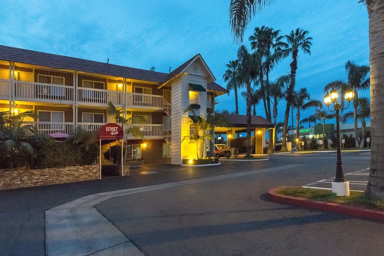 Hotel Ramada By Wyndham Costa Mesa/newport Beach