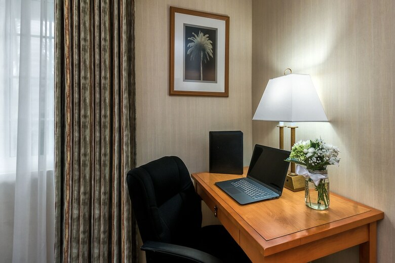 Hotel Ramada By Wyndham Costa Mesa/newport Beach