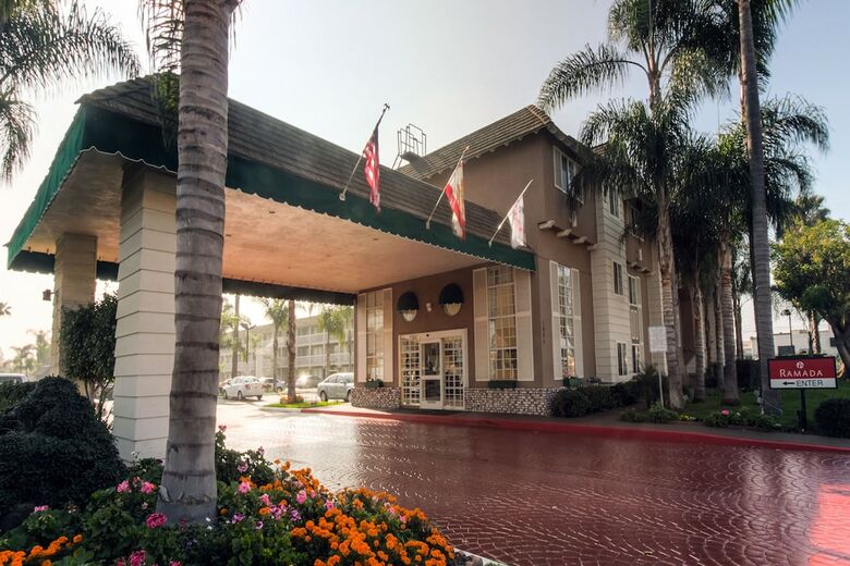 Hotel Ramada By Wyndham Costa Mesa/newport Beach