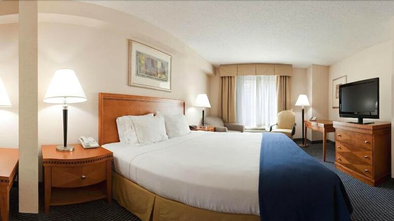 Holiday Inn Express Hotel & Suites Richmond-brandermill