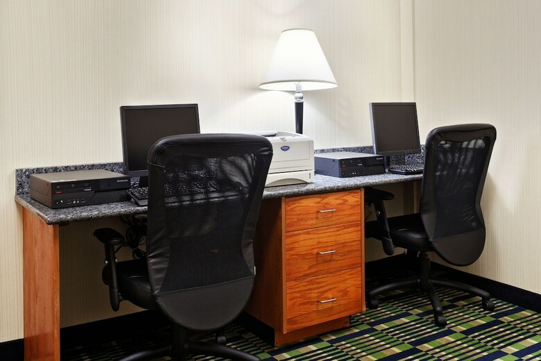 Holiday Inn Express Hotel & Suites Richmond-brandermill