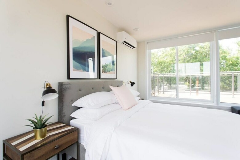 Stunning Split Level 3 Br Little Italy Apartment