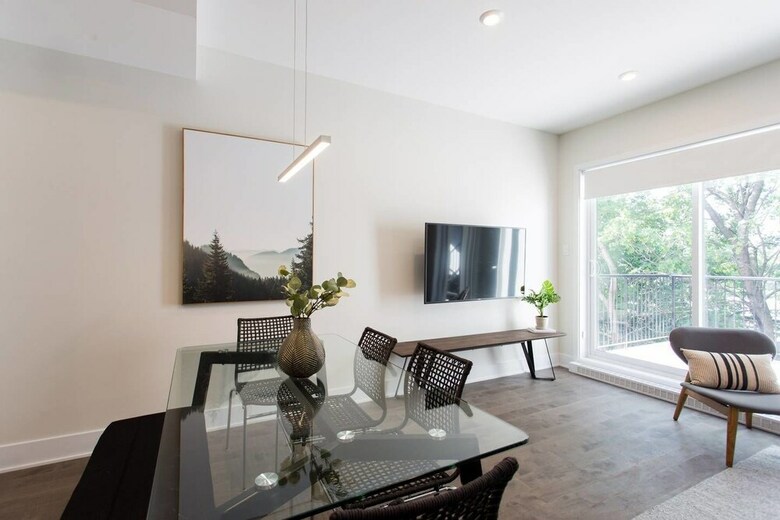 Stunning Split Level 3 Br Little Italy Apartment