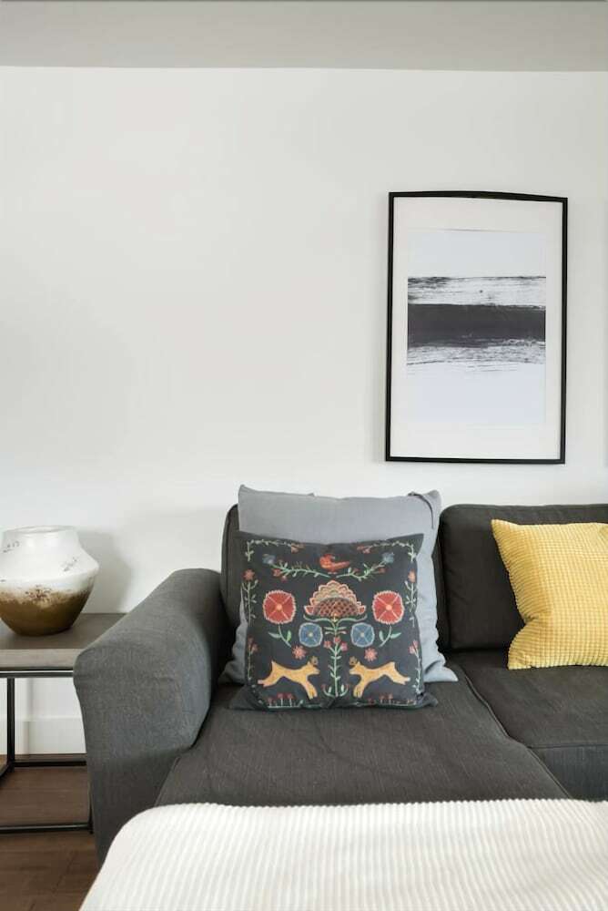 Apartamento Commodious Condominium In Tranquil Lakeside Setting
