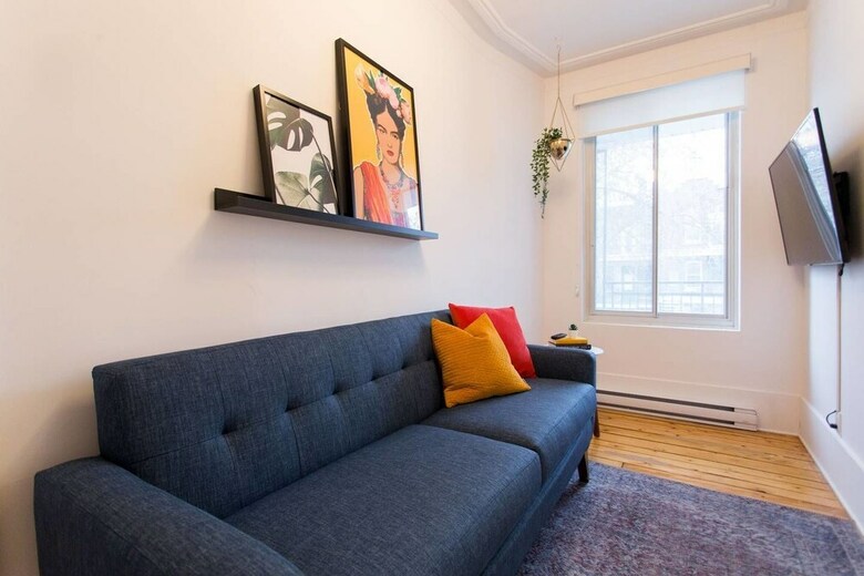 Charming Montreal 3 Bdr Apartment Next To Subway