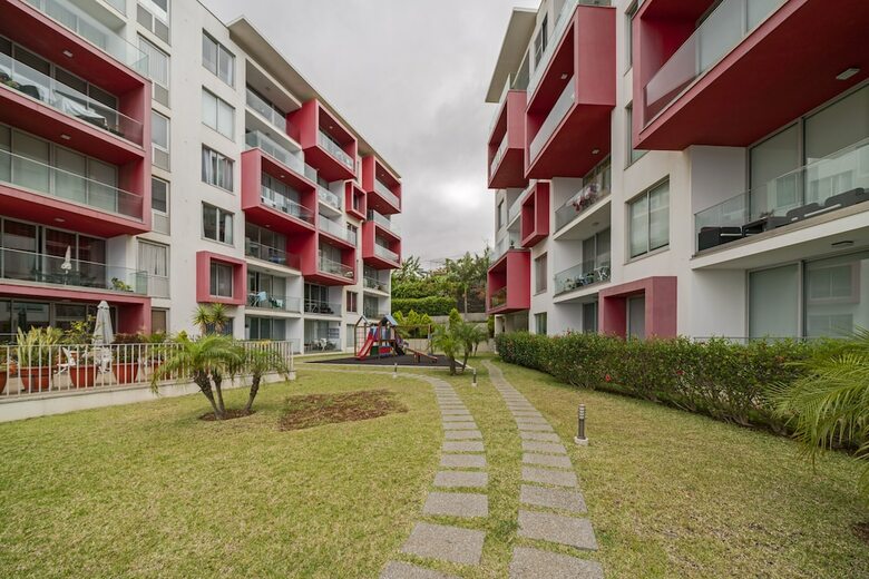 Amparo I By An Island Apart